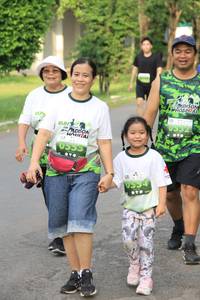 BIB: 882, 9253
                            <button type="button" onclick="openModal(3626095)" class="btn btn-primary btn-sm float-right btn-popup" data-toggle="modal" data-target=".modal-high-quality">
                        <i class="fas fa-shopping-cart"></i> Add to Cart
                    </button>
                                            <button type="button" onclick="isThisMe(3626095, true)" class="btn btn-success btn-sm float-right btn-popup btn-isme hidden" data-toggle="tooltip" data-placement="bottom" title="นี่คือรูปของคุณใช่ไหม คลิกที่นี่เพื่อเอาเข้าอัลบั้ม">
                        <i class="fas fa-plus"></i> Add to album
                    </button>
                    <button type="button" onclick="isThisMe(3626095, false)" class="btn btn-warning btn-sm float-right btn-popup btn-isnotme hidden">
                        <i class="fas fa-ban"></i> Remove from album
                    </button>