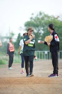 BIB: 2170
                            <button type="button" onclick="openModal(3690063)" class="btn btn-primary btn-sm float-right btn-popup" data-toggle="modal" data-target=".modal-high-quality">
                        <i class="fas fa-shopping-cart"></i> Add to Cart
                    </button>
                                            <button type="button" onclick="isThisMe(3690063, true)" class="btn btn-success btn-sm float-right btn-popup btn-isme hidden" data-toggle="tooltip" data-placement="bottom" title="นี่คือรูปของคุณใช่ไหม คลิกที่นี่เพื่อเอาเข้าอัลบั้ม">
                        <i class="fas fa-plus"></i> Add to album
                    </button>
                    <button type="button" onclick="isThisMe(3690063, false)" class="btn btn-warning btn-sm float-right btn-popup btn-isnotme hidden">
                        <i class="fas fa-ban"></i> Remove from album
                    </button>