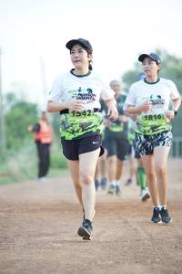 BIB: 1542, 1816
                            <button type="button" onclick="openModal(3687941)" class="btn btn-primary btn-sm float-right btn-popup" data-toggle="modal" data-target=".modal-high-quality">
                        <i class="fas fa-shopping-cart"></i> Add to Cart
                    </button>
                                            <button type="button" onclick="isThisMe(3687941, true)" class="btn btn-success btn-sm float-right btn-popup btn-isme hidden" data-toggle="tooltip" data-placement="bottom" title="นี่คือรูปของคุณใช่ไหม คลิกที่นี่เพื่อเอาเข้าอัลบั้ม">
                        <i class="fas fa-plus"></i> Add to album
                    </button>
                    <button type="button" onclick="isThisMe(3687941, false)" class="btn btn-warning btn-sm float-right btn-popup btn-isnotme hidden">
                        <i class="fas fa-ban"></i> Remove from album
                    </button>