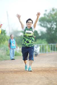 BIB: 1946
                            <button type="button" onclick="openModal(3690730)" class="btn btn-primary btn-sm float-right btn-popup" data-toggle="modal" data-target=".modal-high-quality">
                        <i class="fas fa-shopping-cart"></i> Add to Cart
                    </button>
                                            <button type="button" onclick="isThisMe(3690730, true)" class="btn btn-success btn-sm float-right btn-popup btn-isme hidden" data-toggle="tooltip" data-placement="bottom" title="นี่คือรูปของคุณใช่ไหม คลิกที่นี่เพื่อเอาเข้าอัลบั้ม">
                        <i class="fas fa-plus"></i> Add to album
                    </button>
                    <button type="button" onclick="isThisMe(3690730, false)" class="btn btn-warning btn-sm float-right btn-popup btn-isnotme hidden">
                        <i class="fas fa-ban"></i> Remove from album
                    </button>