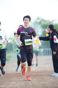 BIB: 1356
                            <button type="button" onclick="openModal(3686552)" class="btn btn-primary btn-sm float-right btn-popup" data-toggle="modal" data-target=".modal-high-quality">
                        <i class="fas fa-shopping-cart"></i> Add to Cart
                    </button>
                                            <button type="button" onclick="isThisMe(3686552, true)" class="btn btn-success btn-sm float-right btn-popup btn-isme hidden" data-toggle="tooltip" data-placement="bottom" title="นี่คือรูปของคุณใช่ไหม คลิกที่นี่เพื่อเอาเข้าอัลบั้ม">
                        <i class="fas fa-plus"></i> Add to album
                    </button>
                    <button type="button" onclick="isThisMe(3686552, false)" class="btn btn-warning btn-sm float-right btn-popup btn-isnotme hidden">
                        <i class="fas fa-ban"></i> Remove from album
                    </button>