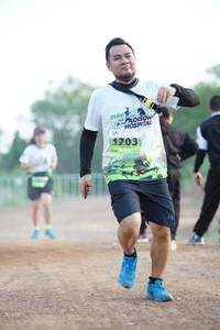 BIB: 1703
                            <button type="button" onclick="openModal(3688105)" class="btn btn-primary btn-sm float-right btn-popup" data-toggle="modal" data-target=".modal-high-quality">
                        <i class="fas fa-shopping-cart"></i> Add to Cart
                    </button>
                                            <button type="button" onclick="isThisMe(3688105, true)" class="btn btn-success btn-sm float-right btn-popup btn-isme hidden" data-toggle="tooltip" data-placement="bottom" title="นี่คือรูปของคุณใช่ไหม คลิกที่นี่เพื่อเอาเข้าอัลบั้ม">
                        <i class="fas fa-plus"></i> Add to album
                    </button>
                    <button type="button" onclick="isThisMe(3688105, false)" class="btn btn-warning btn-sm float-right btn-popup btn-isnotme hidden">
                        <i class="fas fa-ban"></i> Remove from album
                    </button>