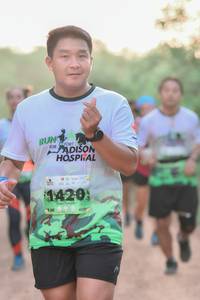 BIB: 1420
                            <button type="button" onclick="openModal(3702578)" class="btn btn-primary btn-sm float-right btn-popup" data-toggle="modal" data-target=".modal-high-quality">
                        <i class="fas fa-shopping-cart"></i> Add to Cart
                    </button>
                                            <button type="button" onclick="isThisMe(3702578, true)" class="btn btn-success btn-sm float-right btn-popup btn-isme hidden" data-toggle="tooltip" data-placement="bottom" title="นี่คือรูปของคุณใช่ไหม คลิกที่นี่เพื่อเอาเข้าอัลบั้ม">
                        <i class="fas fa-plus"></i> Add to album
                    </button>
                    <button type="button" onclick="isThisMe(3702578, false)" class="btn btn-warning btn-sm float-right btn-popup btn-isnotme hidden">
                        <i class="fas fa-ban"></i> Remove from album
                    </button>