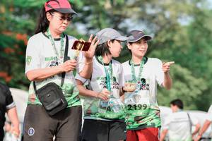 BIB: 12199
                            <button type="button" onclick="openModal(3710262)" class="btn btn-primary btn-sm float-right btn-popup" data-toggle="modal" data-target=".modal-high-quality">
                        <i class="fas fa-shopping-cart"></i> Add to Cart
                    </button>
                                            <button type="button" onclick="isThisMe(3710262, true)" class="btn btn-success btn-sm float-right btn-popup btn-isme hidden" data-toggle="tooltip" data-placement="bottom" title="นี่คือรูปของคุณใช่ไหม คลิกที่นี่เพื่อเอาเข้าอัลบั้ม">
                        <i class="fas fa-plus"></i> Add to album
                    </button>
                    <button type="button" onclick="isThisMe(3710262, false)" class="btn btn-warning btn-sm float-right btn-popup btn-isnotme hidden">
                        <i class="fas fa-ban"></i> Remove from album
                    </button>