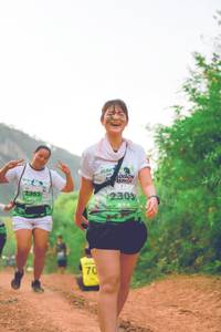 BIB: 2303
                            <button type="button" onclick="openModal(3738994)" class="btn btn-primary btn-sm float-right btn-popup" data-toggle="modal" data-target=".modal-high-quality">
                        <i class="fas fa-shopping-cart"></i> Add to Cart
                    </button>
                                            <button type="button" onclick="isThisMe(3738994, true)" class="btn btn-success btn-sm float-right btn-popup btn-isme hidden" data-toggle="tooltip" data-placement="bottom" title="นี่คือรูปของคุณใช่ไหม คลิกที่นี่เพื่อเอาเข้าอัลบั้ม">
                        <i class="fas fa-plus"></i> Add to album
                    </button>
                    <button type="button" onclick="isThisMe(3738994, false)" class="btn btn-warning btn-sm float-right btn-popup btn-isnotme hidden">
                        <i class="fas fa-ban"></i> Remove from album
                    </button>