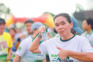 BIB: 1252
                            <button type="button" onclick="openModal(3740311)" class="btn btn-primary btn-sm float-right btn-popup" data-toggle="modal" data-target=".modal-high-quality">
                        <i class="fas fa-shopping-cart"></i> Add to Cart
                    </button>
                                            <button type="button" onclick="isThisMe(3740311, true)" class="btn btn-success btn-sm float-right btn-popup btn-isme hidden" data-toggle="tooltip" data-placement="bottom" title="นี่คือรูปของคุณใช่ไหม คลิกที่นี่เพื่อเอาเข้าอัลบั้ม">
                        <i class="fas fa-plus"></i> Add to album
                    </button>
                    <button type="button" onclick="isThisMe(3740311, false)" class="btn btn-warning btn-sm float-right btn-popup btn-isnotme hidden">
                        <i class="fas fa-ban"></i> Remove from album
                    </button>