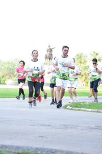 BIB: 871
                            <button type="button" onclick="openModal(3575287)" class="btn btn-primary btn-sm float-right btn-popup" data-toggle="modal" data-target=".modal-high-quality">
                        <i class="fas fa-shopping-cart"></i> Add to Cart
                    </button>
                                            <button type="button" onclick="isThisMe(3575287, true)" class="btn btn-success btn-sm float-right btn-popup btn-isme hidden" data-toggle="tooltip" data-placement="bottom" title="นี่คือรูปของคุณใช่ไหม คลิกที่นี่เพื่อเอาเข้าอัลบั้ม">
                        <i class="fas fa-plus"></i> Add to album
                    </button>
                    <button type="button" onclick="isThisMe(3575287, false)" class="btn btn-warning btn-sm float-right btn-popup btn-isnotme hidden">
                        <i class="fas fa-ban"></i> Remove from album
                    </button>