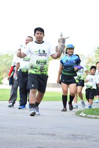 BIB: 1085
                            <button type="button" onclick="openModal(3646940)" class="btn btn-primary btn-sm float-right btn-popup" data-toggle="modal" data-target=".modal-high-quality">
                        <i class="fas fa-shopping-cart"></i> Add to Cart
                    </button>
                                            <button type="button" onclick="isThisMe(3646940, true)" class="btn btn-success btn-sm float-right btn-popup btn-isme hidden" data-toggle="tooltip" data-placement="bottom" title="นี่คือรูปของคุณใช่ไหม คลิกที่นี่เพื่อเอาเข้าอัลบั้ม">
                        <i class="fas fa-plus"></i> Add to album
                    </button>
                    <button type="button" onclick="isThisMe(3646940, false)" class="btn btn-warning btn-sm float-right btn-popup btn-isnotme hidden">
                        <i class="fas fa-ban"></i> Remove from album
                    </button>