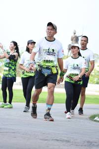 BIB: 1886
                            <button type="button" onclick="openModal(3653339)" class="btn btn-primary btn-sm float-right btn-popup" data-toggle="modal" data-target=".modal-high-quality">
                        <i class="fas fa-shopping-cart"></i> Add to Cart
                    </button>
                                            <button type="button" onclick="isThisMe(3653339, true)" class="btn btn-success btn-sm float-right btn-popup btn-isme hidden" data-toggle="tooltip" data-placement="bottom" title="นี่คือรูปของคุณใช่ไหม คลิกที่นี่เพื่อเอาเข้าอัลบั้ม">
                        <i class="fas fa-plus"></i> Add to album
                    </button>
                    <button type="button" onclick="isThisMe(3653339, false)" class="btn btn-warning btn-sm float-right btn-popup btn-isnotme hidden">
                        <i class="fas fa-ban"></i> Remove from album
                    </button>