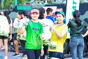 BIB: 940
                            <button type="button" onclick="openModal(3673959)" class="btn btn-primary btn-sm float-right btn-popup" data-toggle="modal" data-target=".modal-high-quality">
                        <i class="fas fa-shopping-cart"></i> Add to Cart
                    </button>
                                            <button type="button" onclick="isThisMe(3673959, true)" class="btn btn-success btn-sm float-right btn-popup btn-isme hidden" data-toggle="tooltip" data-placement="bottom" title="นี่คือรูปของคุณใช่ไหม คลิกที่นี่เพื่อเอาเข้าอัลบั้ม">
                        <i class="fas fa-plus"></i> Add to album
                    </button>
                    <button type="button" onclick="isThisMe(3673959, false)" class="btn btn-warning btn-sm float-right btn-popup btn-isnotme hidden">
                        <i class="fas fa-ban"></i> Remove from album
                    </button>