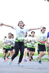 BIB: 952
                            <button type="button" onclick="openModal(3579076)" class="btn btn-primary btn-sm float-right btn-popup" data-toggle="modal" data-target=".modal-high-quality">
                        <i class="fas fa-shopping-cart"></i> Add to Cart
                    </button>
                                            <button type="button" onclick="isThisMe(3579076, true)" class="btn btn-success btn-sm float-right btn-popup btn-isme hidden" data-toggle="tooltip" data-placement="bottom" title="นี่คือรูปของคุณใช่ไหม คลิกที่นี่เพื่อเอาเข้าอัลบั้ม">
                        <i class="fas fa-plus"></i> Add to album
                    </button>
                    <button type="button" onclick="isThisMe(3579076, false)" class="btn btn-warning btn-sm float-right btn-popup btn-isnotme hidden">
                        <i class="fas fa-ban"></i> Remove from album
                    </button>