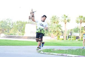 BIB: 239
                            <button type="button" onclick="openModal(3577423)" class="btn btn-primary btn-sm float-right btn-popup" data-toggle="modal" data-target=".modal-high-quality">
                        <i class="fas fa-shopping-cart"></i> Add to Cart
                    </button>
                                            <button type="button" onclick="isThisMe(3577423, true)" class="btn btn-success btn-sm float-right btn-popup btn-isme hidden" data-toggle="tooltip" data-placement="bottom" title="นี่คือรูปของคุณใช่ไหม คลิกที่นี่เพื่อเอาเข้าอัลบั้ม">
                        <i class="fas fa-plus"></i> Add to album
                    </button>
                    <button type="button" onclick="isThisMe(3577423, false)" class="btn btn-warning btn-sm float-right btn-popup btn-isnotme hidden">
                        <i class="fas fa-ban"></i> Remove from album
                    </button>