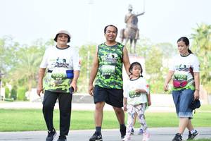 BIB: 
                            <button type="button" onclick="openModal(3666361)" class="btn btn-primary btn-sm float-right btn-popup" data-toggle="modal" data-target=".modal-high-quality">
                        <i class="fas fa-shopping-cart"></i> Add to Cart
                    </button>
                                            <button type="button" onclick="isThisMe(3666361, true)" class="btn btn-success btn-sm float-right btn-popup btn-isme hidden" data-toggle="tooltip" data-placement="bottom" title="นี่คือรูปของคุณใช่ไหม คลิกที่นี่เพื่อเอาเข้าอัลบั้ม">
                        <i class="fas fa-plus"></i> Add to album
                    </button>
                    <button type="button" onclick="isThisMe(3666361, false)" class="btn btn-warning btn-sm float-right btn-popup btn-isnotme hidden">
                        <i class="fas fa-ban"></i> Remove from album
                    </button>