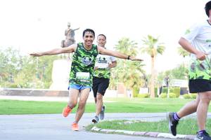 BIB: 2905
                            <button type="button" onclick="openModal(3577501)" class="btn btn-primary btn-sm float-right btn-popup" data-toggle="modal" data-target=".modal-high-quality">
                        <i class="fas fa-shopping-cart"></i> Add to Cart
                    </button>
                                            <button type="button" onclick="isThisMe(3577501, true)" class="btn btn-success btn-sm float-right btn-popup btn-isme hidden" data-toggle="tooltip" data-placement="bottom" title="นี่คือรูปของคุณใช่ไหม คลิกที่นี่เพื่อเอาเข้าอัลบั้ม">
                        <i class="fas fa-plus"></i> Add to album
                    </button>
                    <button type="button" onclick="isThisMe(3577501, false)" class="btn btn-warning btn-sm float-right btn-popup btn-isnotme hidden">
                        <i class="fas fa-ban"></i> Remove from album
                    </button>