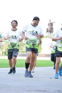 BIB: 2902, 1294
                            <button type="button" onclick="openModal(3578476)" class="btn btn-primary btn-sm float-right btn-popup" data-toggle="modal" data-target=".modal-high-quality">
                        <i class="fas fa-shopping-cart"></i> Add to Cart
                    </button>
                                            <button type="button" onclick="isThisMe(3578476, true)" class="btn btn-success btn-sm float-right btn-popup btn-isme hidden" data-toggle="tooltip" data-placement="bottom" title="นี่คือรูปของคุณใช่ไหม คลิกที่นี่เพื่อเอาเข้าอัลบั้ม">
                        <i class="fas fa-plus"></i> Add to album
                    </button>
                    <button type="button" onclick="isThisMe(3578476, false)" class="btn btn-warning btn-sm float-right btn-popup btn-isnotme hidden">
                        <i class="fas fa-ban"></i> Remove from album
                    </button>