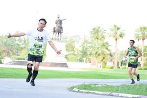 BIB: 882
                            <button type="button" onclick="openModal(3577384)" class="btn btn-primary btn-sm float-right btn-popup" data-toggle="modal" data-target=".modal-high-quality">
                        <i class="fas fa-shopping-cart"></i> Add to Cart
                    </button>
                                            <button type="button" onclick="isThisMe(3577384, true)" class="btn btn-success btn-sm float-right btn-popup btn-isme hidden" data-toggle="tooltip" data-placement="bottom" title="นี่คือรูปของคุณใช่ไหม คลิกที่นี่เพื่อเอาเข้าอัลบั้ม">
                        <i class="fas fa-plus"></i> Add to album
                    </button>
                    <button type="button" onclick="isThisMe(3577384, false)" class="btn btn-warning btn-sm float-right btn-popup btn-isnotme hidden">
                        <i class="fas fa-ban"></i> Remove from album
                    </button>