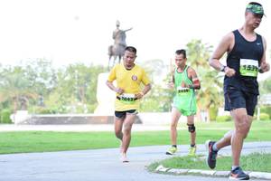 BIB: 2438, 2643
                            <button type="button" onclick="openModal(3570992)" class="btn btn-primary btn-sm float-right btn-popup" data-toggle="modal" data-target=".modal-high-quality">
                        <i class="fas fa-shopping-cart"></i> Add to Cart
                    </button>
                                            <button type="button" onclick="isThisMe(3570992, true)" class="btn btn-success btn-sm float-right btn-popup btn-isme hidden" data-toggle="tooltip" data-placement="bottom" title="นี่คือรูปของคุณใช่ไหม คลิกที่นี่เพื่อเอาเข้าอัลบั้ม">
                        <i class="fas fa-plus"></i> Add to album
                    </button>
                    <button type="button" onclick="isThisMe(3570992, false)" class="btn btn-warning btn-sm float-right btn-popup btn-isnotme hidden">
                        <i class="fas fa-ban"></i> Remove from album
                    </button>