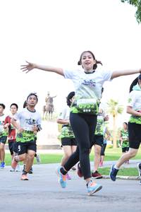 BIB: 952
                            <button type="button" onclick="openModal(3579075)" class="btn btn-primary btn-sm float-right btn-popup" data-toggle="modal" data-target=".modal-high-quality">
                        <i class="fas fa-shopping-cart"></i> Add to Cart
                    </button>
                                            <button type="button" onclick="isThisMe(3579075, true)" class="btn btn-success btn-sm float-right btn-popup btn-isme hidden" data-toggle="tooltip" data-placement="bottom" title="นี่คือรูปของคุณใช่ไหม คลิกที่นี่เพื่อเอาเข้าอัลบั้ม">
                        <i class="fas fa-plus"></i> Add to album
                    </button>
                    <button type="button" onclick="isThisMe(3579075, false)" class="btn btn-warning btn-sm float-right btn-popup btn-isnotme hidden">
                        <i class="fas fa-ban"></i> Remove from album
                    </button>