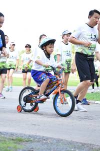 BIB: 135
                            <button type="button" onclick="openModal(3646784)" class="btn btn-primary btn-sm float-right btn-popup" data-toggle="modal" data-target=".modal-high-quality">
                        <i class="fas fa-shopping-cart"></i> Add to Cart
                    </button>
                                            <button type="button" onclick="isThisMe(3646784, true)" class="btn btn-success btn-sm float-right btn-popup btn-isme hidden" data-toggle="tooltip" data-placement="bottom" title="นี่คือรูปของคุณใช่ไหม คลิกที่นี่เพื่อเอาเข้าอัลบั้ม">
                        <i class="fas fa-plus"></i> Add to album
                    </button>
                    <button type="button" onclick="isThisMe(3646784, false)" class="btn btn-warning btn-sm float-right btn-popup btn-isnotme hidden">
                        <i class="fas fa-ban"></i> Remove from album
                    </button>