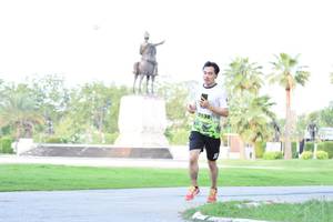 BIB: 138
                            <button type="button" onclick="openModal(3570980)" class="btn btn-primary btn-sm float-right btn-popup" data-toggle="modal" data-target=".modal-high-quality">
                        <i class="fas fa-shopping-cart"></i> Add to Cart
                    </button>
                                            <button type="button" onclick="isThisMe(3570980, true)" class="btn btn-success btn-sm float-right btn-popup btn-isme hidden" data-toggle="tooltip" data-placement="bottom" title="นี่คือรูปของคุณใช่ไหม คลิกที่นี่เพื่อเอาเข้าอัลบั้ม">
                        <i class="fas fa-plus"></i> Add to album
                    </button>
                    <button type="button" onclick="isThisMe(3570980, false)" class="btn btn-warning btn-sm float-right btn-popup btn-isnotme hidden">
                        <i class="fas fa-ban"></i> Remove from album
                    </button>