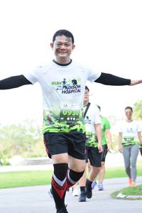 BIB: 930
                            <button type="button" onclick="openModal(3646015)" class="btn btn-primary btn-sm float-right btn-popup" data-toggle="modal" data-target=".modal-high-quality">
                        <i class="fas fa-shopping-cart"></i> Add to Cart
                    </button>
                                            <button type="button" onclick="isThisMe(3646015, true)" class="btn btn-success btn-sm float-right btn-popup btn-isme hidden" data-toggle="tooltip" data-placement="bottom" title="นี่คือรูปของคุณใช่ไหม คลิกที่นี่เพื่อเอาเข้าอัลบั้ม">
                        <i class="fas fa-plus"></i> Add to album
                    </button>
                    <button type="button" onclick="isThisMe(3646015, false)" class="btn btn-warning btn-sm float-right btn-popup btn-isnotme hidden">
                        <i class="fas fa-ban"></i> Remove from album
                    </button>