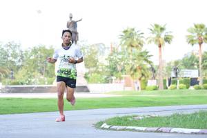 BIB: 951
                            <button type="button" onclick="openModal(3575374)" class="btn btn-primary btn-sm float-right btn-popup" data-toggle="modal" data-target=".modal-high-quality">
                        <i class="fas fa-shopping-cart"></i> Add to Cart
                    </button>
                                            <button type="button" onclick="isThisMe(3575374, true)" class="btn btn-success btn-sm float-right btn-popup btn-isme hidden" data-toggle="tooltip" data-placement="bottom" title="นี่คือรูปของคุณใช่ไหม คลิกที่นี่เพื่อเอาเข้าอัลบั้ม">
                        <i class="fas fa-plus"></i> Add to album
                    </button>
                    <button type="button" onclick="isThisMe(3575374, false)" class="btn btn-warning btn-sm float-right btn-popup btn-isnotme hidden">
                        <i class="fas fa-ban"></i> Remove from album
                    </button>