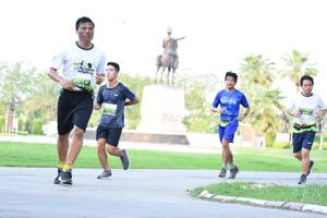 BIB: 12
                            <button type="button" onclick="openModal(3577450)" class="btn btn-primary btn-sm float-right btn-popup" data-toggle="modal" data-target=".modal-high-quality">
                        <i class="fas fa-shopping-cart"></i> Add to Cart
                    </button>
                                            <button type="button" onclick="isThisMe(3577450, true)" class="btn btn-success btn-sm float-right btn-popup btn-isme hidden" data-toggle="tooltip" data-placement="bottom" title="นี่คือรูปของคุณใช่ไหม คลิกที่นี่เพื่อเอาเข้าอัลบั้ม">
                        <i class="fas fa-plus"></i> Add to album
                    </button>
                    <button type="button" onclick="isThisMe(3577450, false)" class="btn btn-warning btn-sm float-right btn-popup btn-isnotme hidden">
                        <i class="fas fa-ban"></i> Remove from album
                    </button>