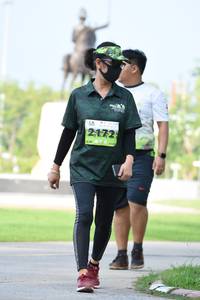 BIB: 2172
                            <button type="button" onclick="openModal(3670569)" class="btn btn-primary btn-sm float-right btn-popup" data-toggle="modal" data-target=".modal-high-quality">
                        <i class="fas fa-shopping-cart"></i> Add to Cart
                    </button>
                                            <button type="button" onclick="isThisMe(3670569, true)" class="btn btn-success btn-sm float-right btn-popup btn-isme hidden" data-toggle="tooltip" data-placement="bottom" title="นี่คือรูปของคุณใช่ไหม คลิกที่นี่เพื่อเอาเข้าอัลบั้ม">
                        <i class="fas fa-plus"></i> Add to album
                    </button>
                    <button type="button" onclick="isThisMe(3670569, false)" class="btn btn-warning btn-sm float-right btn-popup btn-isnotme hidden">
                        <i class="fas fa-ban"></i> Remove from album
                    </button>