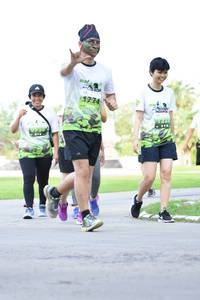 BIB: 1774
                            <button type="button" onclick="openModal(3646124)" class="btn btn-primary btn-sm float-right btn-popup" data-toggle="modal" data-target=".modal-high-quality">
                        <i class="fas fa-shopping-cart"></i> Add to Cart
                    </button>
                                            <button type="button" onclick="isThisMe(3646124, true)" class="btn btn-success btn-sm float-right btn-popup btn-isme hidden" data-toggle="tooltip" data-placement="bottom" title="นี่คือรูปของคุณใช่ไหม คลิกที่นี่เพื่อเอาเข้าอัลบั้ม">
                        <i class="fas fa-plus"></i> Add to album
                    </button>
                    <button type="button" onclick="isThisMe(3646124, false)" class="btn btn-warning btn-sm float-right btn-popup btn-isnotme hidden">
                        <i class="fas fa-ban"></i> Remove from album
                    </button>