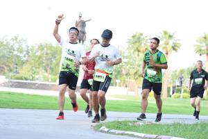 BIB: 1846, 1091
                            <button type="button" onclick="openModal(3577126)" class="btn btn-primary btn-sm float-right btn-popup" data-toggle="modal" data-target=".modal-high-quality">
                        <i class="fas fa-shopping-cart"></i> Add to Cart
                    </button>
                                            <button type="button" onclick="isThisMe(3577126, true)" class="btn btn-success btn-sm float-right btn-popup btn-isme hidden" data-toggle="tooltip" data-placement="bottom" title="นี่คือรูปของคุณใช่ไหม คลิกที่นี่เพื่อเอาเข้าอัลบั้ม">
                        <i class="fas fa-plus"></i> Add to album
                    </button>
                    <button type="button" onclick="isThisMe(3577126, false)" class="btn btn-warning btn-sm float-right btn-popup btn-isnotme hidden">
                        <i class="fas fa-ban"></i> Remove from album
                    </button>