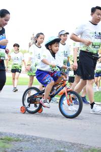 BIB: 1362
                            <button type="button" onclick="openModal(3646786)" class="btn btn-primary btn-sm float-right btn-popup" data-toggle="modal" data-target=".modal-high-quality">
                        <i class="fas fa-shopping-cart"></i> Add to Cart
                    </button>
                                            <button type="button" onclick="isThisMe(3646786, true)" class="btn btn-success btn-sm float-right btn-popup btn-isme hidden" data-toggle="tooltip" data-placement="bottom" title="นี่คือรูปของคุณใช่ไหม คลิกที่นี่เพื่อเอาเข้าอัลบั้ม">
                        <i class="fas fa-plus"></i> Add to album
                    </button>
                    <button type="button" onclick="isThisMe(3646786, false)" class="btn btn-warning btn-sm float-right btn-popup btn-isnotme hidden">
                        <i class="fas fa-ban"></i> Remove from album
                    </button>