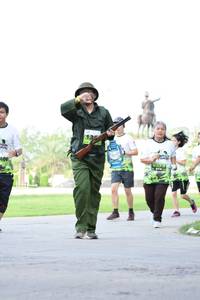 BIB: 406
                            <button type="button" onclick="openModal(3646897)" class="btn btn-primary btn-sm float-right btn-popup" data-toggle="modal" data-target=".modal-high-quality">
                        <i class="fas fa-shopping-cart"></i> Add to Cart
                    </button>
                                            <button type="button" onclick="isThisMe(3646897, true)" class="btn btn-success btn-sm float-right btn-popup btn-isme hidden" data-toggle="tooltip" data-placement="bottom" title="นี่คือรูปของคุณใช่ไหม คลิกที่นี่เพื่อเอาเข้าอัลบั้ม">
                        <i class="fas fa-plus"></i> Add to album
                    </button>
                    <button type="button" onclick="isThisMe(3646897, false)" class="btn btn-warning btn-sm float-right btn-popup btn-isnotme hidden">
                        <i class="fas fa-ban"></i> Remove from album
                    </button>