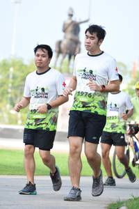 BIB: 1976, 192
                            <button type="button" onclick="openModal(3666644)" class="btn btn-primary btn-sm float-right btn-popup" data-toggle="modal" data-target=".modal-high-quality">
                        <i class="fas fa-shopping-cart"></i> Add to Cart
                    </button>
                                            <button type="button" onclick="isThisMe(3666644, true)" class="btn btn-success btn-sm float-right btn-popup btn-isme hidden" data-toggle="tooltip" data-placement="bottom" title="นี่คือรูปของคุณใช่ไหม คลิกที่นี่เพื่อเอาเข้าอัลบั้ม">
                        <i class="fas fa-plus"></i> Add to album
                    </button>
                    <button type="button" onclick="isThisMe(3666644, false)" class="btn btn-warning btn-sm float-right btn-popup btn-isnotme hidden">
                        <i class="fas fa-ban"></i> Remove from album
                    </button>