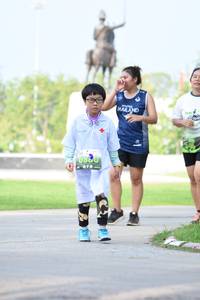 BIB: 880
                            <button type="button" onclick="openModal(3666719)" class="btn btn-primary btn-sm float-right btn-popup" data-toggle="modal" data-target=".modal-high-quality">
                        <i class="fas fa-shopping-cart"></i> Add to Cart
                    </button>
                                            <button type="button" onclick="isThisMe(3666719, true)" class="btn btn-success btn-sm float-right btn-popup btn-isme hidden" data-toggle="tooltip" data-placement="bottom" title="นี่คือรูปของคุณใช่ไหม คลิกที่นี่เพื่อเอาเข้าอัลบั้ม">
                        <i class="fas fa-plus"></i> Add to album
                    </button>
                    <button type="button" onclick="isThisMe(3666719, false)" class="btn btn-warning btn-sm float-right btn-popup btn-isnotme hidden">
                        <i class="fas fa-ban"></i> Remove from album
                    </button>