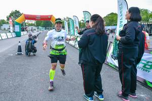 BIB: 1309
                            <button type="button" onclick="openModal(3732191)" class="btn btn-primary btn-sm float-right btn-popup" data-toggle="modal" data-target=".modal-high-quality">
                        <i class="fas fa-shopping-cart"></i> Add to Cart
                    </button>
                                            <button type="button" onclick="isThisMe(3732191, true)" class="btn btn-success btn-sm float-right btn-popup btn-isme hidden" data-toggle="tooltip" data-placement="bottom" title="นี่คือรูปของคุณใช่ไหม คลิกที่นี่เพื่อเอาเข้าอัลบั้ม">
                        <i class="fas fa-plus"></i> Add to album
                    </button>
                    <button type="button" onclick="isThisMe(3732191, false)" class="btn btn-warning btn-sm float-right btn-popup btn-isnotme hidden">
                        <i class="fas fa-ban"></i> Remove from album
                    </button>