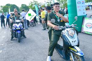 BIB: 
                            <button type="button" onclick="openModal(3732271)" class="btn btn-primary btn-sm float-right btn-popup" data-toggle="modal" data-target=".modal-high-quality">
                        <i class="fas fa-shopping-cart"></i> Add to Cart
                    </button>
                                            <button type="button" onclick="isThisMe(3732271, true)" class="btn btn-success btn-sm float-right btn-popup btn-isme hidden" data-toggle="tooltip" data-placement="bottom" title="นี่คือรูปของคุณใช่ไหม คลิกที่นี่เพื่อเอาเข้าอัลบั้ม">
                        <i class="fas fa-plus"></i> Add to album
                    </button>
                    <button type="button" onclick="isThisMe(3732271, false)" class="btn btn-warning btn-sm float-right btn-popup btn-isnotme hidden">
                        <i class="fas fa-ban"></i> Remove from album
                    </button>