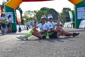 BIB: 233
                            <button type="button" onclick="openModal(3787339)" class="btn btn-primary btn-sm float-right btn-popup" data-toggle="modal" data-target=".modal-high-quality">
                        <i class="fas fa-shopping-cart"></i> Add to Cart
                    </button>
                                            <button type="button" onclick="isThisMe(3787339, true)" class="btn btn-success btn-sm float-right btn-popup btn-isme hidden" data-toggle="tooltip" data-placement="bottom" title="นี่คือรูปของคุณใช่ไหม คลิกที่นี่เพื่อเอาเข้าอัลบั้ม">
                        <i class="fas fa-plus"></i> Add to album
                    </button>
                    <button type="button" onclick="isThisMe(3787339, false)" class="btn btn-warning btn-sm float-right btn-popup btn-isnotme hidden">
                        <i class="fas fa-ban"></i> Remove from album
                    </button>