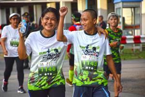 BIB: 3143, 1146
                            <button type="button" onclick="openModal(3787512)" class="btn btn-primary btn-sm float-right btn-popup" data-toggle="modal" data-target=".modal-high-quality">
                        <i class="fas fa-shopping-cart"></i> Add to Cart
                    </button>
                                            <button type="button" onclick="isThisMe(3787512, true)" class="btn btn-success btn-sm float-right btn-popup btn-isme hidden" data-toggle="tooltip" data-placement="bottom" title="นี่คือรูปของคุณใช่ไหม คลิกที่นี่เพื่อเอาเข้าอัลบั้ม">
                        <i class="fas fa-plus"></i> Add to album
                    </button>
                    <button type="button" onclick="isThisMe(3787512, false)" class="btn btn-warning btn-sm float-right btn-popup btn-isnotme hidden">
                        <i class="fas fa-ban"></i> Remove from album
                    </button>