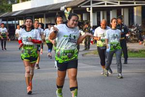 BIB: 2226, 670
                            <button type="button" onclick="openModal(3787492)" class="btn btn-primary btn-sm float-right btn-popup" data-toggle="modal" data-target=".modal-high-quality">
                        <i class="fas fa-shopping-cart"></i> Add to Cart
                    </button>
                                            <button type="button" onclick="isThisMe(3787492, true)" class="btn btn-success btn-sm float-right btn-popup btn-isme hidden" data-toggle="tooltip" data-placement="bottom" title="นี่คือรูปของคุณใช่ไหม คลิกที่นี่เพื่อเอาเข้าอัลบั้ม">
                        <i class="fas fa-plus"></i> Add to album
                    </button>
                    <button type="button" onclick="isThisMe(3787492, false)" class="btn btn-warning btn-sm float-right btn-popup btn-isnotme hidden">
                        <i class="fas fa-ban"></i> Remove from album
                    </button>