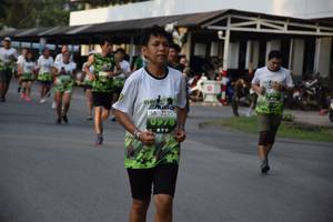 BIB: 
                            <button type="button" onclick="openModal(3790317)" class="btn btn-primary btn-sm float-right btn-popup" data-toggle="modal" data-target=".modal-high-quality">
                        <i class="fas fa-shopping-cart"></i> Add to Cart
                    </button>
                                            <button type="button" onclick="isThisMe(3790317, true)" class="btn btn-success btn-sm float-right btn-popup btn-isme hidden" data-toggle="tooltip" data-placement="bottom" title="นี่คือรูปของคุณใช่ไหม คลิกที่นี่เพื่อเอาเข้าอัลบั้ม">
                        <i class="fas fa-plus"></i> Add to album
                    </button>
                    <button type="button" onclick="isThisMe(3790317, false)" class="btn btn-warning btn-sm float-right btn-popup btn-isnotme hidden">
                        <i class="fas fa-ban"></i> Remove from album
                    </button>