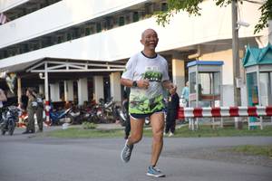 BIB: 921
                            <button type="button" onclick="openModal(3788551)" class="btn btn-primary btn-sm float-right btn-popup" data-toggle="modal" data-target=".modal-high-quality">
                        <i class="fas fa-shopping-cart"></i> Add to Cart
                    </button>
                                            <button type="button" onclick="isThisMe(3788551, true)" class="btn btn-success btn-sm float-right btn-popup btn-isme hidden" data-toggle="tooltip" data-placement="bottom" title="นี่คือรูปของคุณใช่ไหม คลิกที่นี่เพื่อเอาเข้าอัลบั้ม">
                        <i class="fas fa-plus"></i> Add to album
                    </button>
                    <button type="button" onclick="isThisMe(3788551, false)" class="btn btn-warning btn-sm float-right btn-popup btn-isnotme hidden">
                        <i class="fas fa-ban"></i> Remove from album
                    </button>