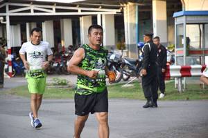 BIB: 54, 1107
                            <button type="button" onclick="openModal(3788642)" class="btn btn-primary btn-sm float-right btn-popup" data-toggle="modal" data-target=".modal-high-quality">
                        <i class="fas fa-shopping-cart"></i> Add to Cart
                    </button>
                                            <button type="button" onclick="isThisMe(3788642, true)" class="btn btn-success btn-sm float-right btn-popup btn-isme hidden" data-toggle="tooltip" data-placement="bottom" title="นี่คือรูปของคุณใช่ไหม คลิกที่นี่เพื่อเอาเข้าอัลบั้ม">
                        <i class="fas fa-plus"></i> Add to album
                    </button>
                    <button type="button" onclick="isThisMe(3788642, false)" class="btn btn-warning btn-sm float-right btn-popup btn-isnotme hidden">
                        <i class="fas fa-ban"></i> Remove from album
                    </button>