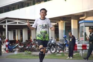 BIB: 882
                            <button type="button" onclick="openModal(3788604)" class="btn btn-primary btn-sm float-right btn-popup" data-toggle="modal" data-target=".modal-high-quality">
                        <i class="fas fa-shopping-cart"></i> Add to Cart
                    </button>
                                            <button type="button" onclick="isThisMe(3788604, true)" class="btn btn-success btn-sm float-right btn-popup btn-isme hidden" data-toggle="tooltip" data-placement="bottom" title="นี่คือรูปของคุณใช่ไหม คลิกที่นี่เพื่อเอาเข้าอัลบั้ม">
                        <i class="fas fa-plus"></i> Add to album
                    </button>
                    <button type="button" onclick="isThisMe(3788604, false)" class="btn btn-warning btn-sm float-right btn-popup btn-isnotme hidden">
                        <i class="fas fa-ban"></i> Remove from album
                    </button>