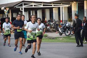 BIB: 247, 290
                            <button type="button" onclick="openModal(3788633)" class="btn btn-primary btn-sm float-right btn-popup" data-toggle="modal" data-target=".modal-high-quality">
                        <i class="fas fa-shopping-cart"></i> Add to Cart
                    </button>
                                            <button type="button" onclick="isThisMe(3788633, true)" class="btn btn-success btn-sm float-right btn-popup btn-isme hidden" data-toggle="tooltip" data-placement="bottom" title="นี่คือรูปของคุณใช่ไหม คลิกที่นี่เพื่อเอาเข้าอัลบั้ม">
                        <i class="fas fa-plus"></i> Add to album
                    </button>
                    <button type="button" onclick="isThisMe(3788633, false)" class="btn btn-warning btn-sm float-right btn-popup btn-isnotme hidden">
                        <i class="fas fa-ban"></i> Remove from album
                    </button>