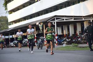 BIB: 2537
                            <button type="button" onclick="openModal(3788549)" class="btn btn-primary btn-sm float-right btn-popup" data-toggle="modal" data-target=".modal-high-quality">
                        <i class="fas fa-shopping-cart"></i> Add to Cart
                    </button>
                                            <button type="button" onclick="isThisMe(3788549, true)" class="btn btn-success btn-sm float-right btn-popup btn-isme hidden" data-toggle="tooltip" data-placement="bottom" title="นี่คือรูปของคุณใช่ไหม คลิกที่นี่เพื่อเอาเข้าอัลบั้ม">
                        <i class="fas fa-plus"></i> Add to album
                    </button>
                    <button type="button" onclick="isThisMe(3788549, false)" class="btn btn-warning btn-sm float-right btn-popup btn-isnotme hidden">
                        <i class="fas fa-ban"></i> Remove from album
                    </button>