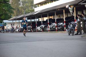 BIB: 1130
                            <button type="button" onclick="openModal(3788478)" class="btn btn-primary btn-sm float-right btn-popup" data-toggle="modal" data-target=".modal-high-quality">
                        <i class="fas fa-shopping-cart"></i> Add to Cart
                    </button>
                                            <button type="button" onclick="isThisMe(3788478, true)" class="btn btn-success btn-sm float-right btn-popup btn-isme hidden" data-toggle="tooltip" data-placement="bottom" title="นี่คือรูปของคุณใช่ไหม คลิกที่นี่เพื่อเอาเข้าอัลบั้ม">
                        <i class="fas fa-plus"></i> Add to album
                    </button>
                    <button type="button" onclick="isThisMe(3788478, false)" class="btn btn-warning btn-sm float-right btn-popup btn-isnotme hidden">
                        <i class="fas fa-ban"></i> Remove from album
                    </button>