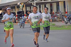 BIB: 455, 1384
                            <button type="button" onclick="openModal(3788723)" class="btn btn-primary btn-sm float-right btn-popup" data-toggle="modal" data-target=".modal-high-quality">
                        <i class="fas fa-shopping-cart"></i> Add to Cart
                    </button>
                                            <button type="button" onclick="isThisMe(3788723, true)" class="btn btn-success btn-sm float-right btn-popup btn-isme hidden" data-toggle="tooltip" data-placement="bottom" title="นี่คือรูปของคุณใช่ไหม คลิกที่นี่เพื่อเอาเข้าอัลบั้ม">
                        <i class="fas fa-plus"></i> Add to album
                    </button>
                    <button type="button" onclick="isThisMe(3788723, false)" class="btn btn-warning btn-sm float-right btn-popup btn-isnotme hidden">
                        <i class="fas fa-ban"></i> Remove from album
                    </button>