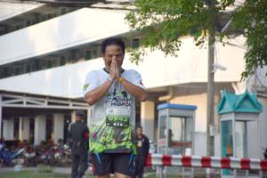 BIB: 943
                            <button type="button" onclick="openModal(3788586)" class="btn btn-primary btn-sm float-right btn-popup" data-toggle="modal" data-target=".modal-high-quality">
                        <i class="fas fa-shopping-cart"></i> Add to Cart
                    </button>
                                            <button type="button" onclick="isThisMe(3788586, true)" class="btn btn-success btn-sm float-right btn-popup btn-isme hidden" data-toggle="tooltip" data-placement="bottom" title="นี่คือรูปของคุณใช่ไหม คลิกที่นี่เพื่อเอาเข้าอัลบั้ม">
                        <i class="fas fa-plus"></i> Add to album
                    </button>
                    <button type="button" onclick="isThisMe(3788586, false)" class="btn btn-warning btn-sm float-right btn-popup btn-isnotme hidden">
                        <i class="fas fa-ban"></i> Remove from album
                    </button>