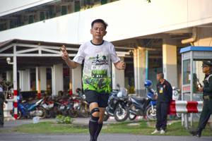 BIB: 882
                            <button type="button" onclick="openModal(3791038)" class="btn btn-primary btn-sm float-right btn-popup" data-toggle="modal" data-target=".modal-high-quality">
                        <i class="fas fa-shopping-cart"></i> Add to Cart
                    </button>
                                            <button type="button" onclick="isThisMe(3791038, true)" class="btn btn-success btn-sm float-right btn-popup btn-isme hidden" data-toggle="tooltip" data-placement="bottom" title="นี่คือรูปของคุณใช่ไหม คลิกที่นี่เพื่อเอาเข้าอัลบั้ม">
                        <i class="fas fa-plus"></i> Add to album
                    </button>
                    <button type="button" onclick="isThisMe(3791038, false)" class="btn btn-warning btn-sm float-right btn-popup btn-isnotme hidden">
                        <i class="fas fa-ban"></i> Remove from album
                    </button>