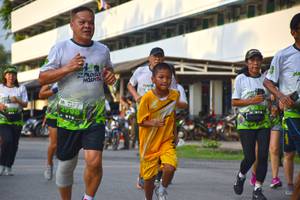 BIB: 2908
                            <button type="button" onclick="openModal(3791151)" class="btn btn-primary btn-sm float-right btn-popup" data-toggle="modal" data-target=".modal-high-quality">
                        <i class="fas fa-shopping-cart"></i> Add to Cart
                    </button>
                                            <button type="button" onclick="isThisMe(3791151, true)" class="btn btn-success btn-sm float-right btn-popup btn-isme hidden" data-toggle="tooltip" data-placement="bottom" title="นี่คือรูปของคุณใช่ไหม คลิกที่นี่เพื่อเอาเข้าอัลบั้ม">
                        <i class="fas fa-plus"></i> Add to album
                    </button>
                    <button type="button" onclick="isThisMe(3791151, false)" class="btn btn-warning btn-sm float-right btn-popup btn-isnotme hidden">
                        <i class="fas fa-ban"></i> Remove from album
                    </button>